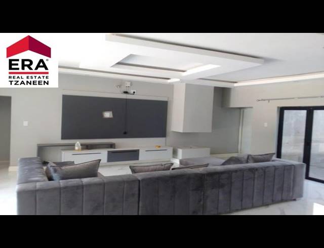 4 BEDROOM HOUSE FOR SALE IN RUSTIC ESTATE